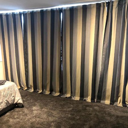 Апартаменты Ac Lounge 125 Рочфорд Экстерьер фото