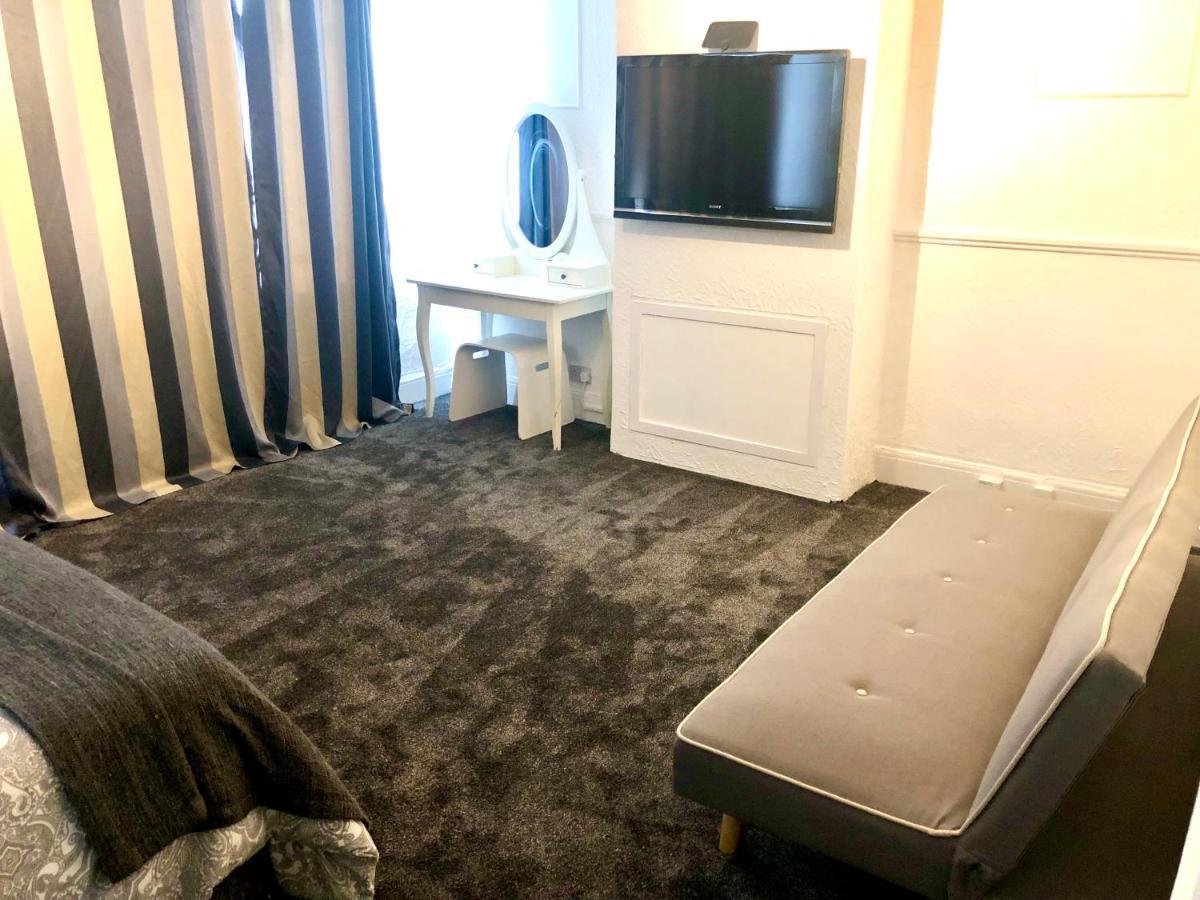 Апартаменты Ac Lounge 125 Рочфорд Экстерьер фото